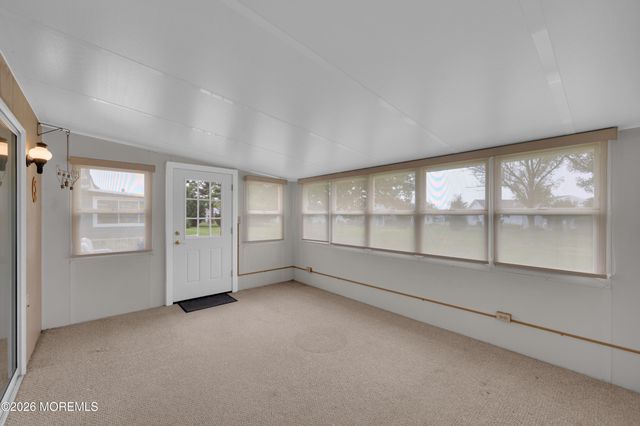 6 Everest Drive N, Brick, NJ 08724