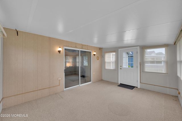 6 Everest Drive N, Brick, NJ 08724