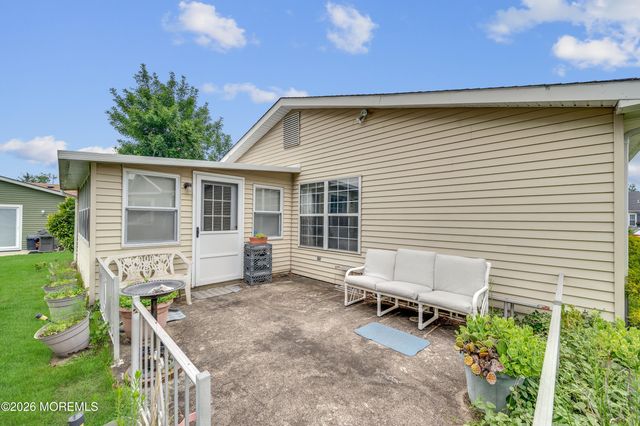 6 Everest Drive N, Brick, NJ 08724