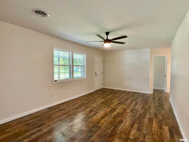 101 OAK Drive, Metropolis, IL 62960