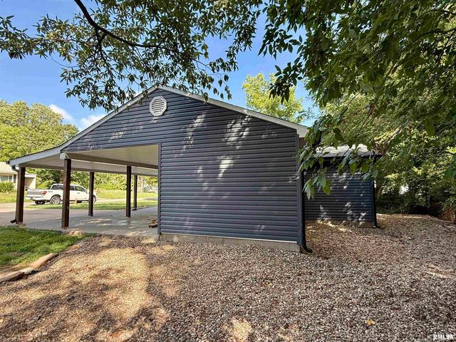 101 OAK Drive, Metropolis, IL 62960