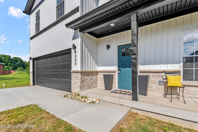 9300 River Trail Dr, Louisville, KY 40229