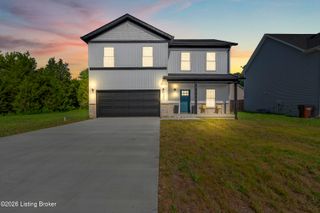 9300 River Trail Dr, Louisville, KY 40229
