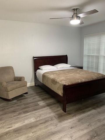 355 N Post Oak Lane 641, Houston, TX 77024