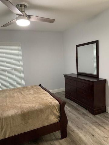 355 N Post Oak Lane 641, Houston, TX 77024