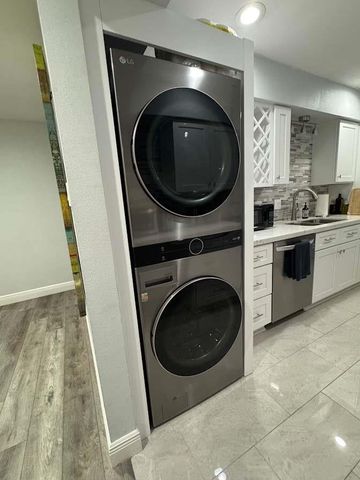 355 N Post Oak Lane 641, Houston, TX 77024