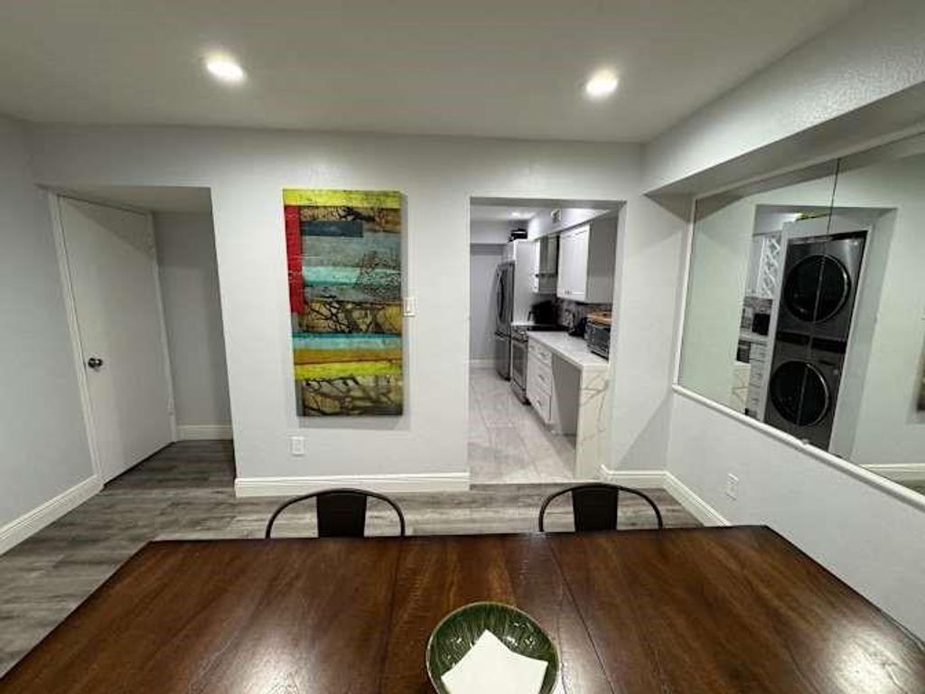 355 N Post Oak Lane 641, Houston, TX 77024