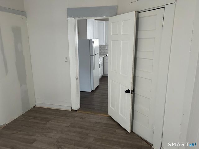 88 Waldorf Avenue, Bridgeport, CT 06605