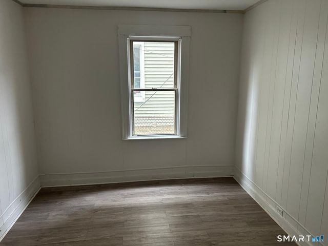 88 Waldorf Avenue, Bridgeport, CT 06605