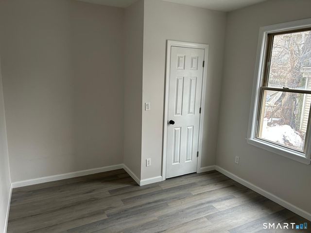 88 Waldorf Avenue, Bridgeport, CT 06605