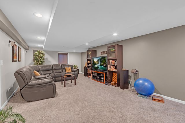 2026 N Windham Court, Arlington Heights, IL 60004