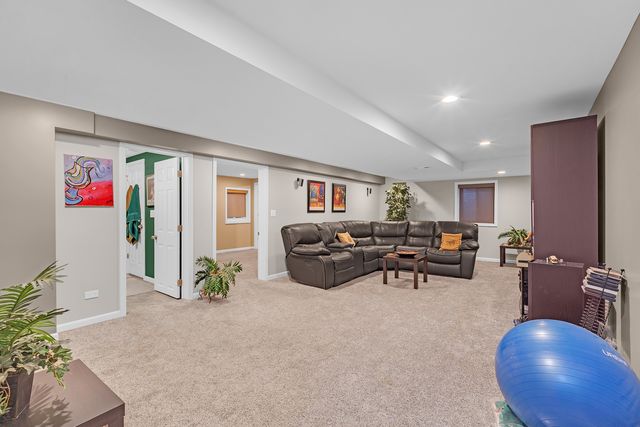 2026 N Windham Court, Arlington Heights, IL 60004