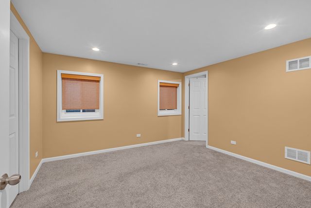2026 N Windham Court, Arlington Heights, IL 60004