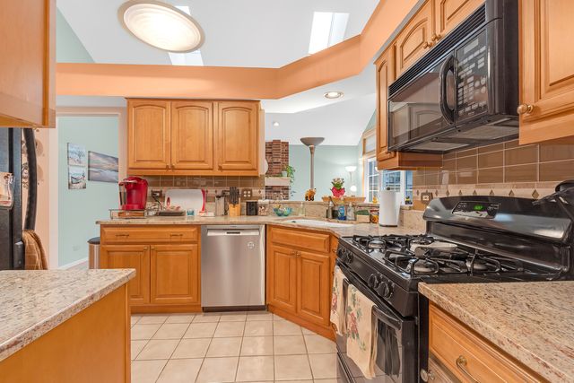 2026 N Windham Court, Arlington Heights, IL 60004