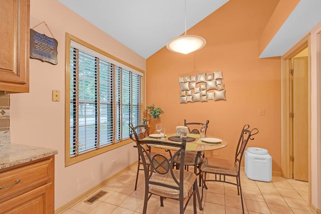 2026 N Windham Court, Arlington Heights, IL 60004