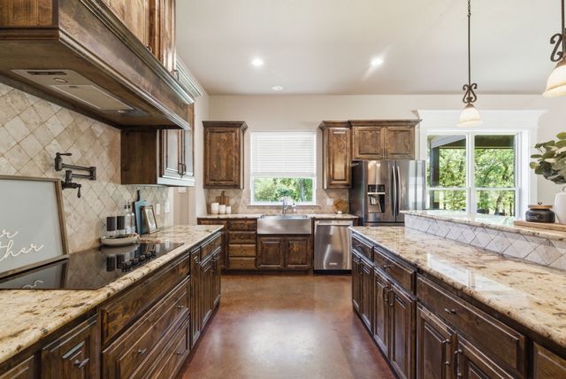 104 Oak Bend Court, Lipan, TX 76462