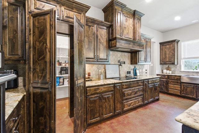 104 Oak Bend Court, Lipan, TX 76462