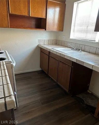 3955 Ventura Way, Las Vegas, NV 89121