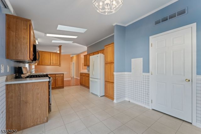 2 Edelweiss Way, White Twp., NJ 07823