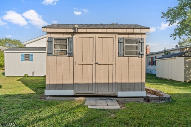 2 Edelweiss Way, White Twp., NJ 07823