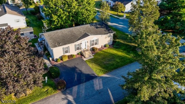 2 Edelweiss Way, White Twp., NJ 07823