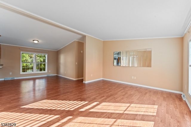 2 Edelweiss Way, White Twp., NJ 07823