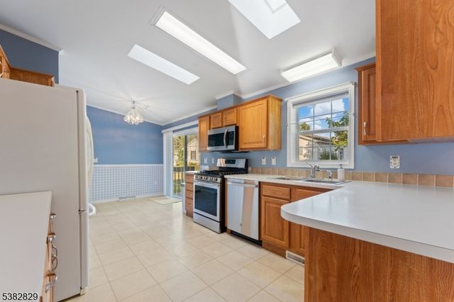 2 Edelweiss Way, White Twp., NJ 07823