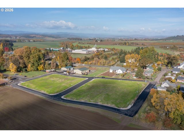 2 W Grant St 2, Carlton, OR 97111