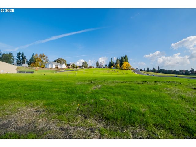 2 W Grant St 2, Carlton, OR 97111