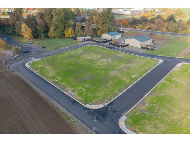 2 W Grant St 2, Carlton, OR 97111