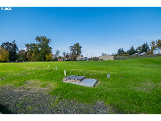 2 W Grant St 2, Carlton, OR 97111