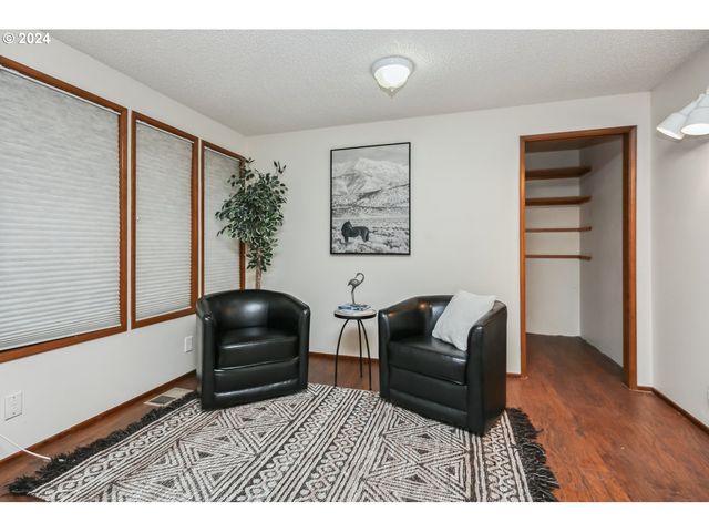 2420 WILLONA Dr, Eugene, OR 97408