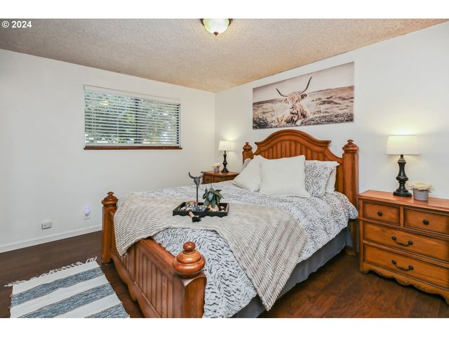 2420 WILLONA Dr, Eugene, OR 97408