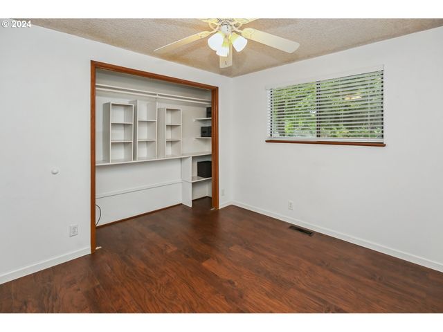 2420 WILLONA Dr, Eugene, OR 97408