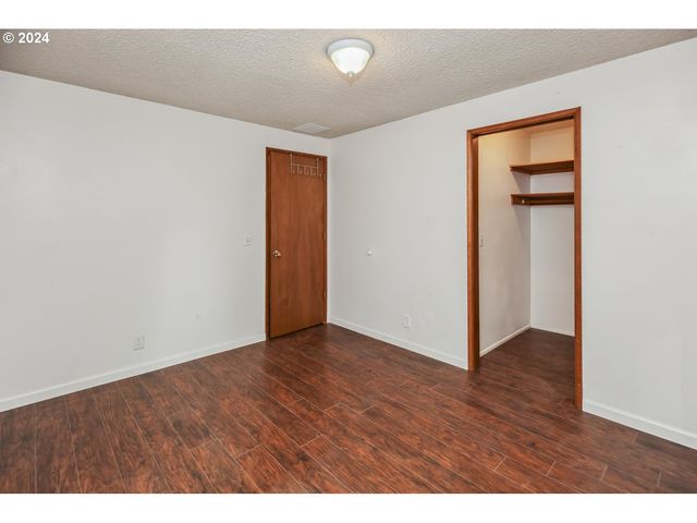 2420 WILLONA Dr, Eugene, OR 97408