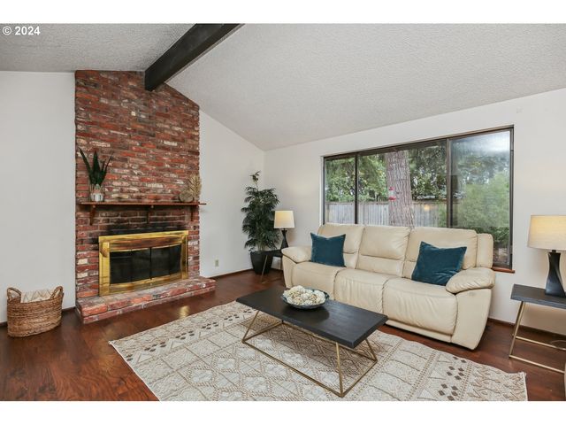 2420 WILLONA Dr, Eugene, OR 97408