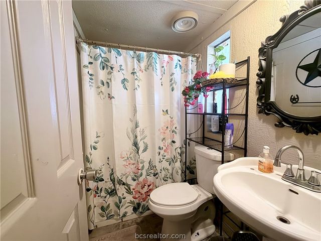 952 Timber Ridge, Caldwell, TX 77836