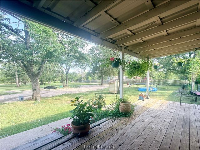 952 Timber Ridge, Caldwell, TX 77836