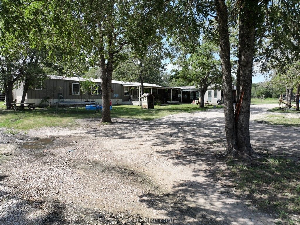 952 Timber Ridge, Caldwell, TX 77836 — photo 2
