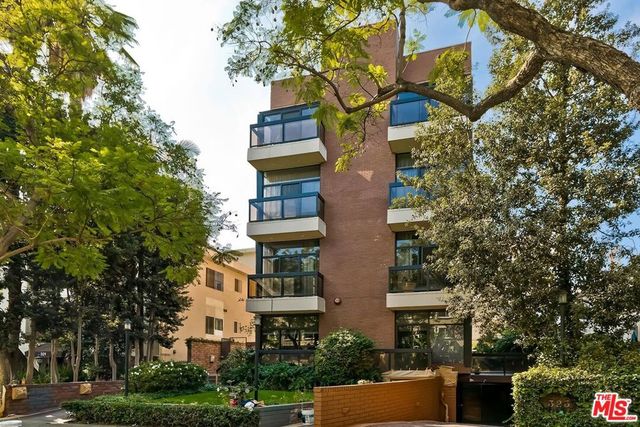 323 N Palm Drive 3, Beverly Hills, CA 90210