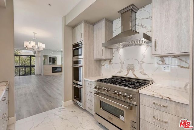 323 N Palm Drive 3, Beverly Hills, CA 90210