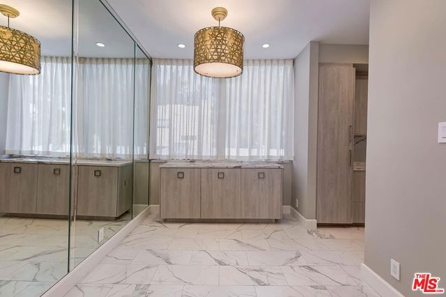 323 N Palm Drive 3, Beverly Hills, CA 90210