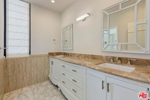 323 N Palm Drive 3, Beverly Hills, CA 90210