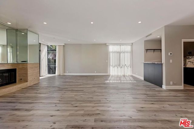 323 N Palm Drive 3, Beverly Hills, CA 90210