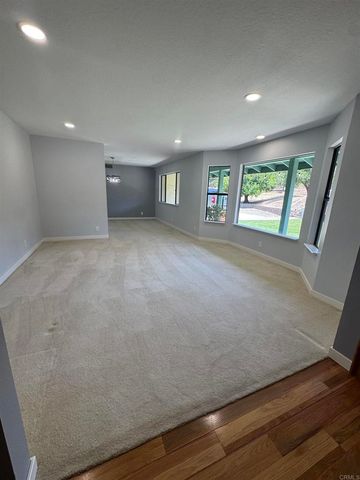 15426 Vali Hai Rd, Poway, CA 92064