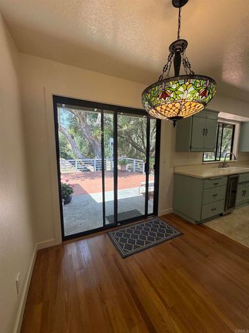 15426 Vali Hai Rd, Poway, CA 92064