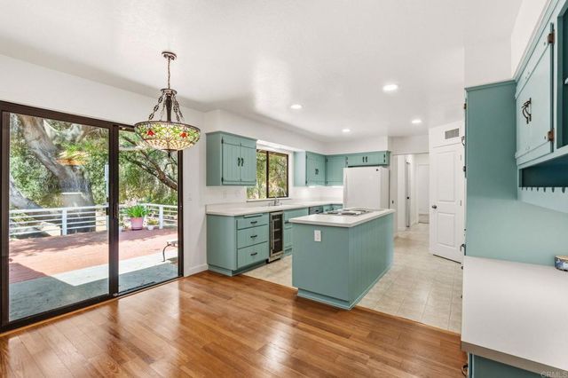 15426 Vali Hai Rd, Poway, CA 92064