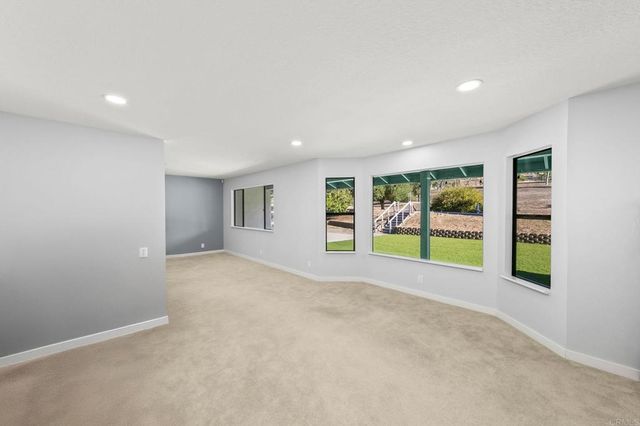 15426 Vali Hai Rd, Poway, CA 92064