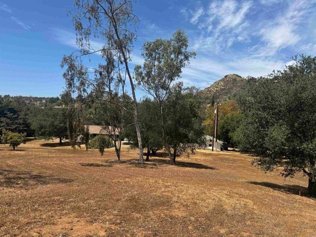15426 Vali Hai Rd, Poway, CA 92064