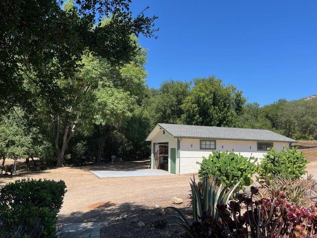 15426 Vali Hai Rd, Poway, CA 92064